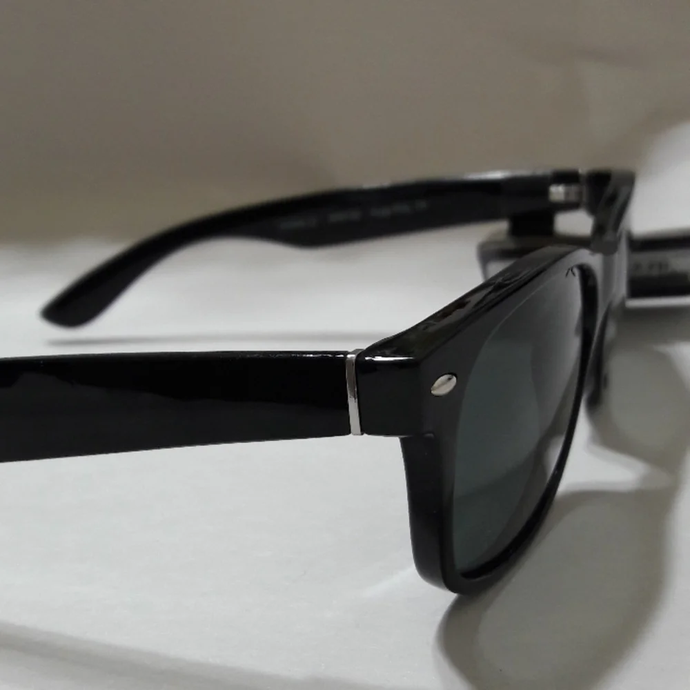 Foster Grant Men Sunglasses Tru Polar Black Silver Frame UVA-UVA Prote…
